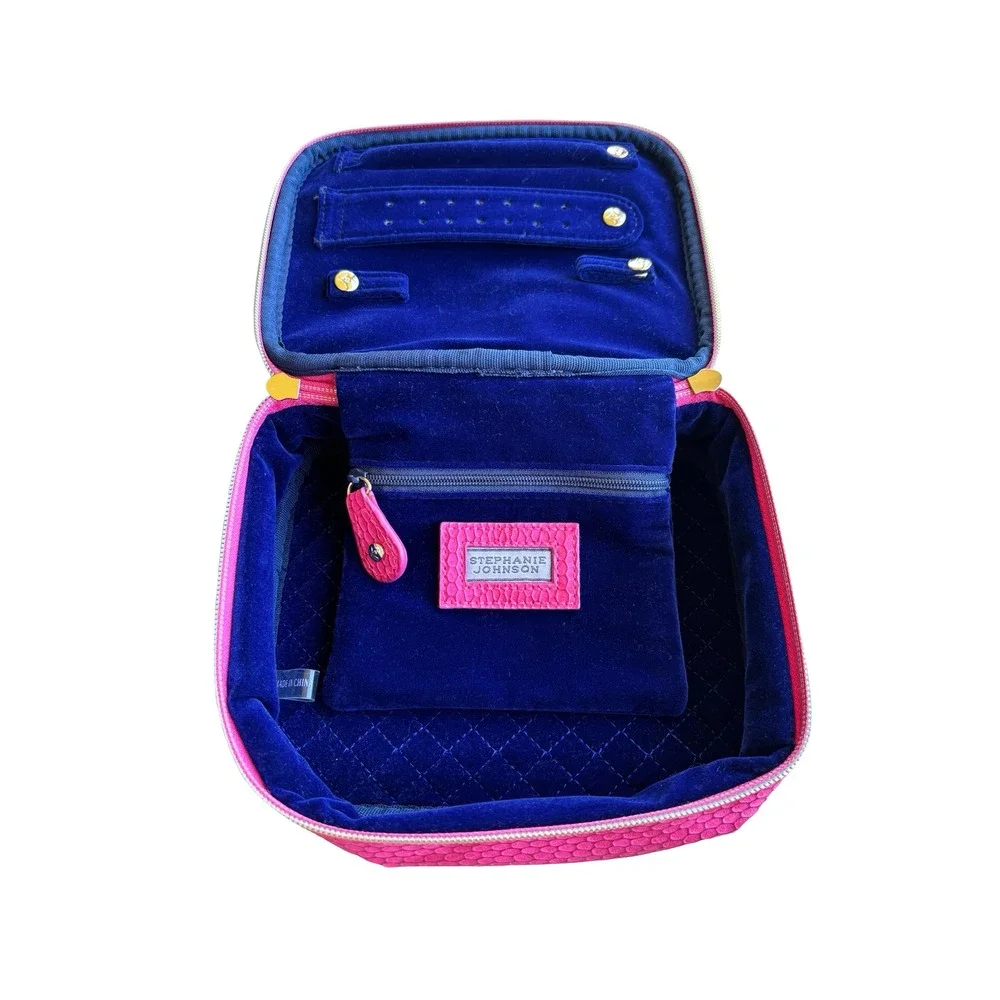 Stephanie Johnson Travel Jewelry Case Pink Textured Faux Leather Blue Velvet OS